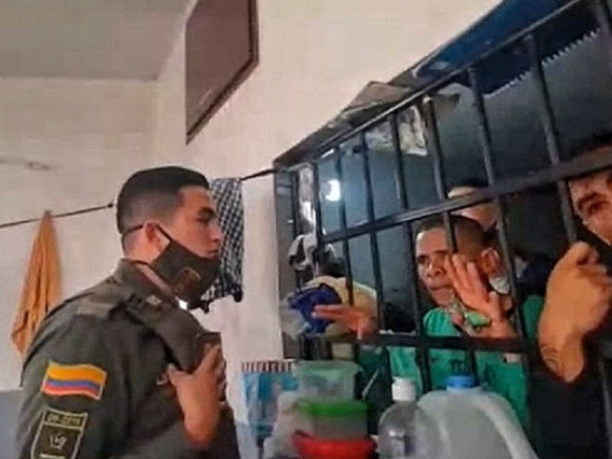 Habla patrullero que abrió celda en incendio de CAI en Soacha
