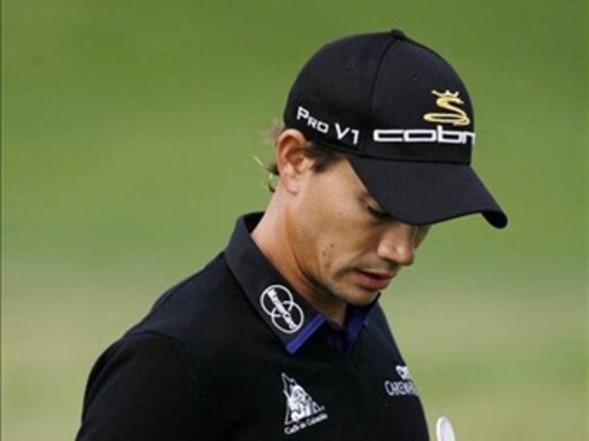 Camilo Villegas pasa el corte en el Deutsche Bank de Golf en Boston