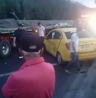 Accidente de tránsito en inmediaciones del aeropuerto Ernesto Cortissoz.