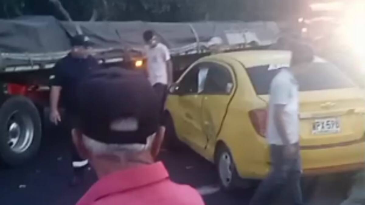 Accidente de tránsito genera trancón en inmediaciones del aeropuerto Ernesto Cortissoz