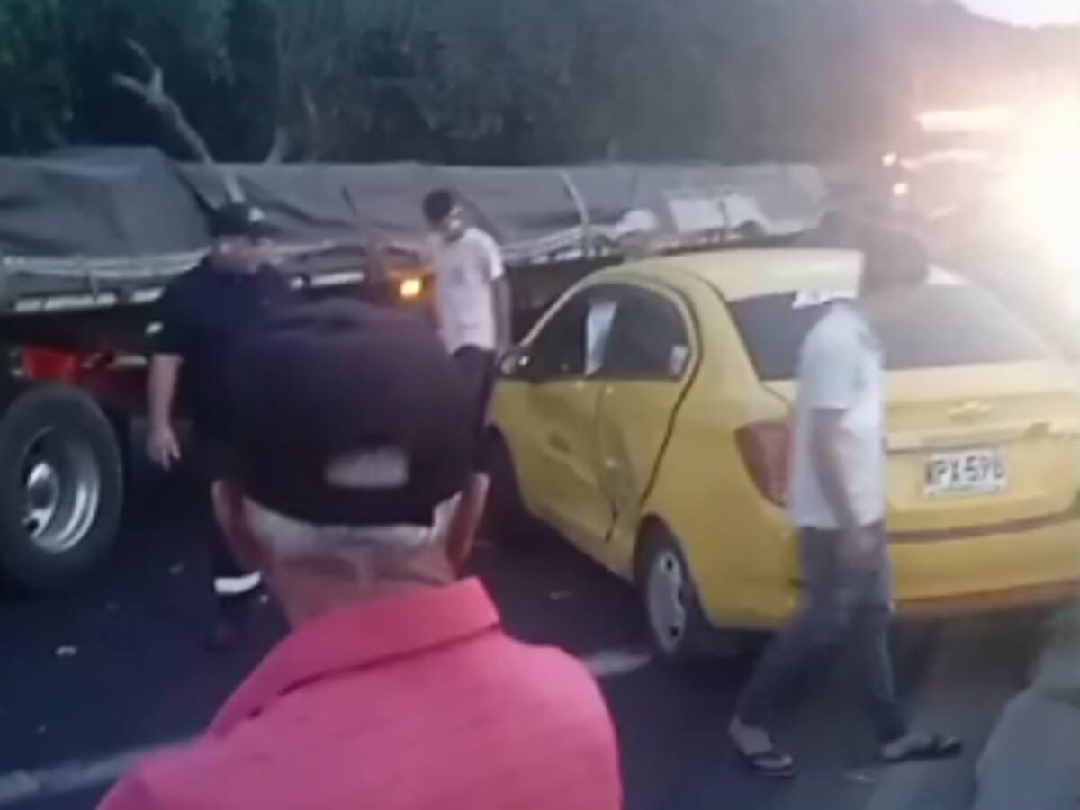 Accidente de tránsito genera trancón en inmediaciones del aeropuerto Ernesto Cortissoz