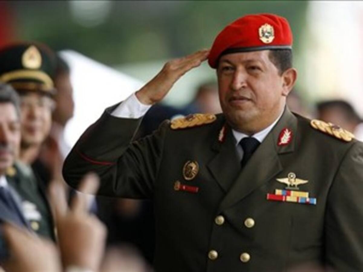 Chávez celebra bicentenario con un desfile de su arsenal militar
