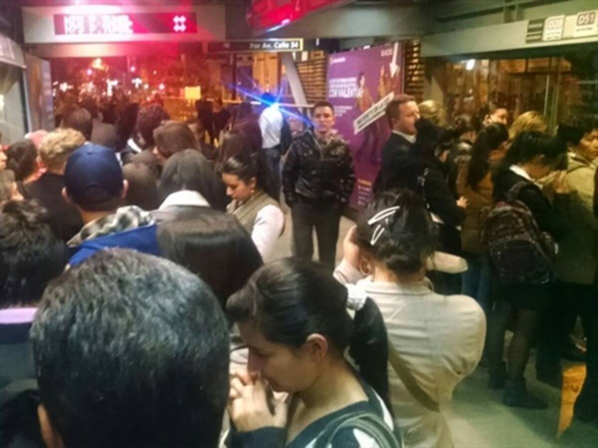 Policía asegura que Transmilenio pasó de 350 a 20 vendedores informales