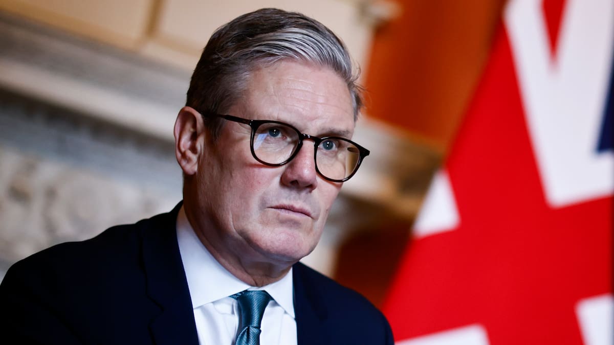El primer ministro del Reino Unido descarta dimitir pese a escándalo derivado del caso Epstein