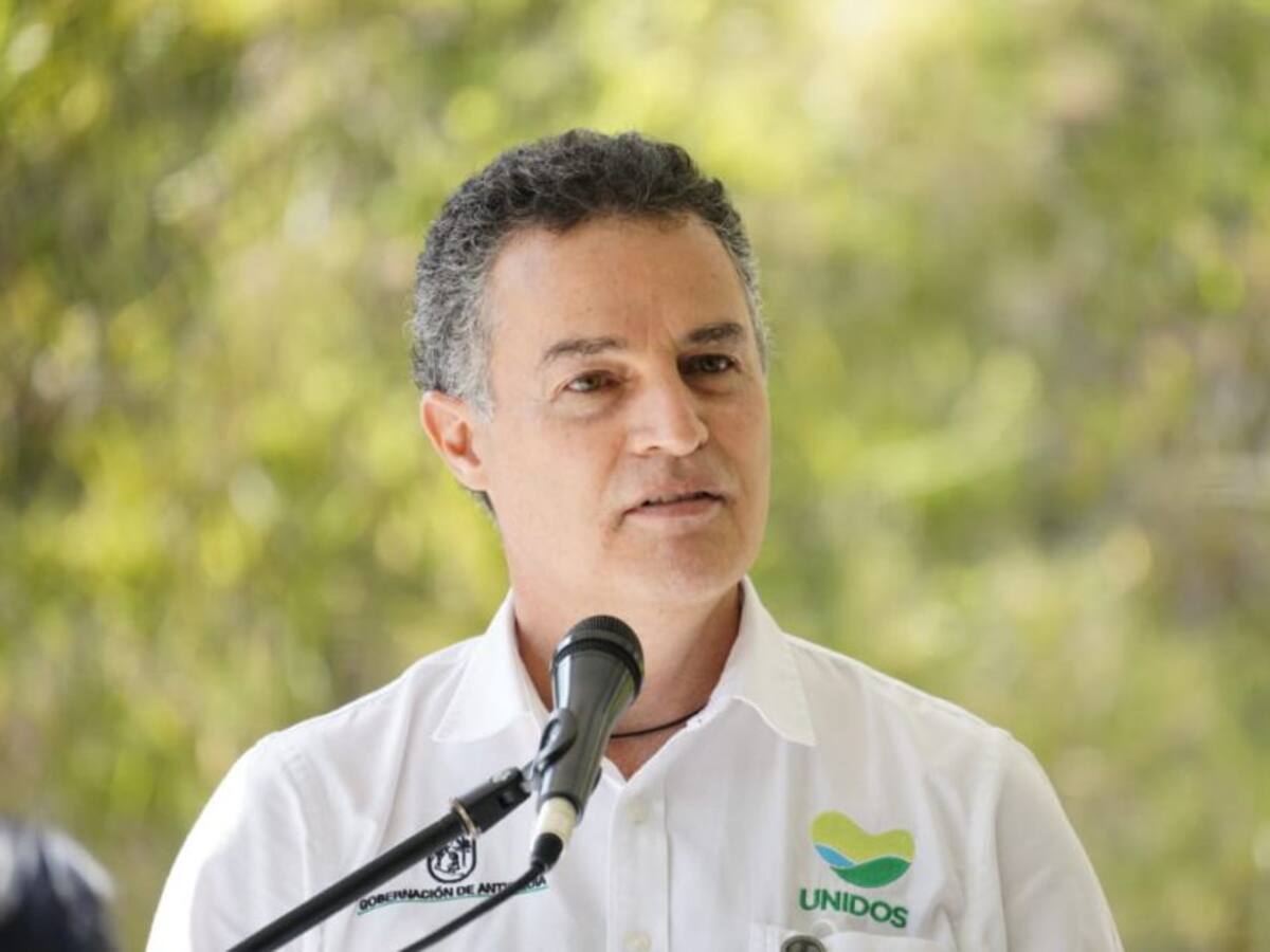 Aíslan al gobernador de Antioquia por posible contagio de COVID-19