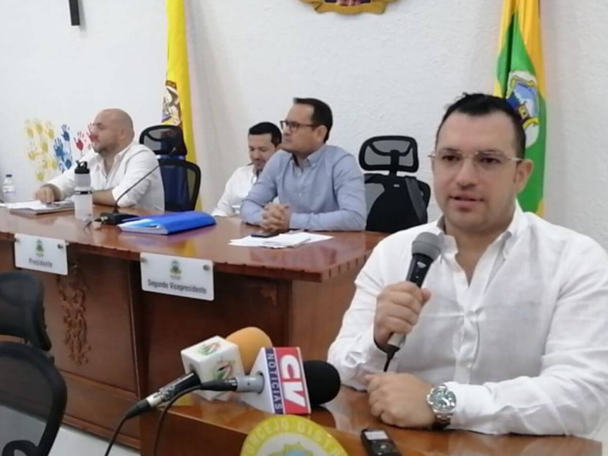 Acevedo menciona al personal de confianza que deja en la Contraloría