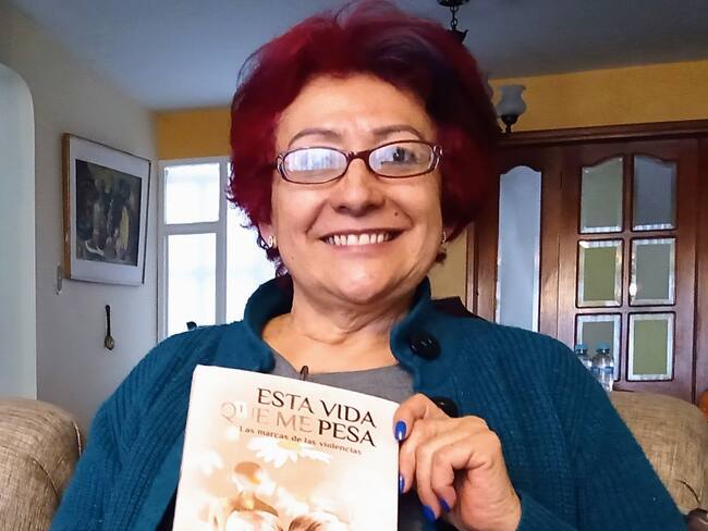 Ana María cano habla de su novela "Esta vida que me pesa"