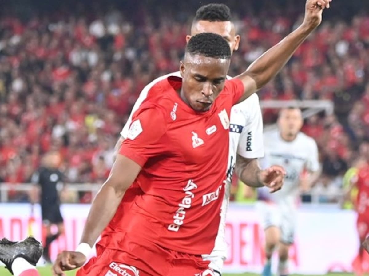 América gana con suspenso a Fortaleza, y se consolida como el primero de la liga