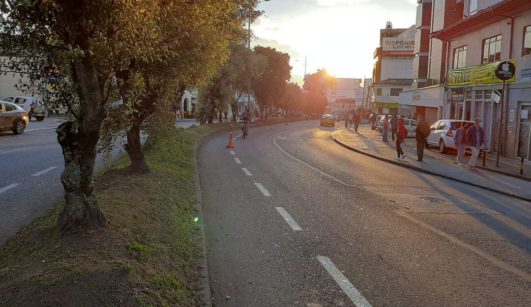 Ciclobanda en Manizales por la Avenida Santander.