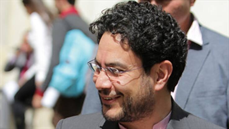 Gobierno no ha debido atacar unidades guerrilleras en tregua: Iván Cepeda