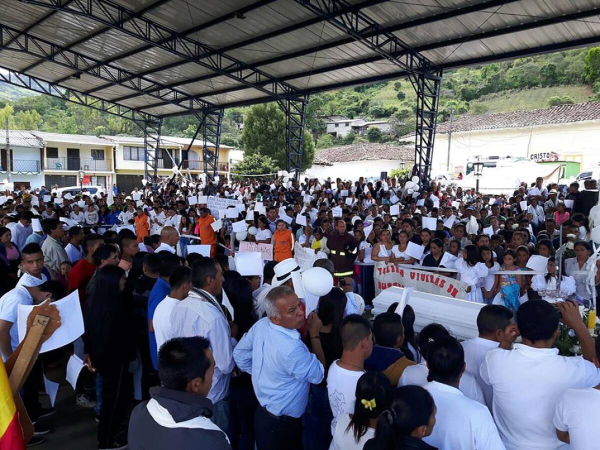 Las honras fúnebres de la menor, serán este jueves festivo en el corregimiento Los Milagros, donde toda la población acudirá a darle el último adiós, en medio de una ceremonia especial preparada por todos sus habitantes.