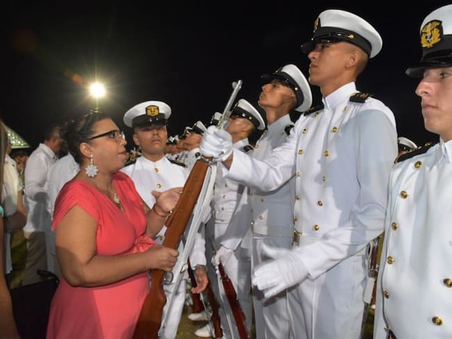 114 nuevos cadetes recibieron las armas y juraron fidelidad a la Bandera
