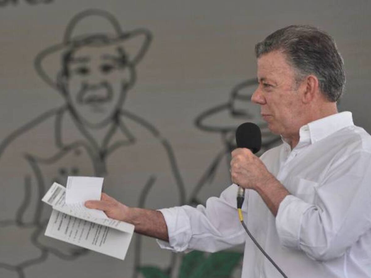 "Espantapájaros" Santos a los que afirmaron que Farc arrasaba en elecciones