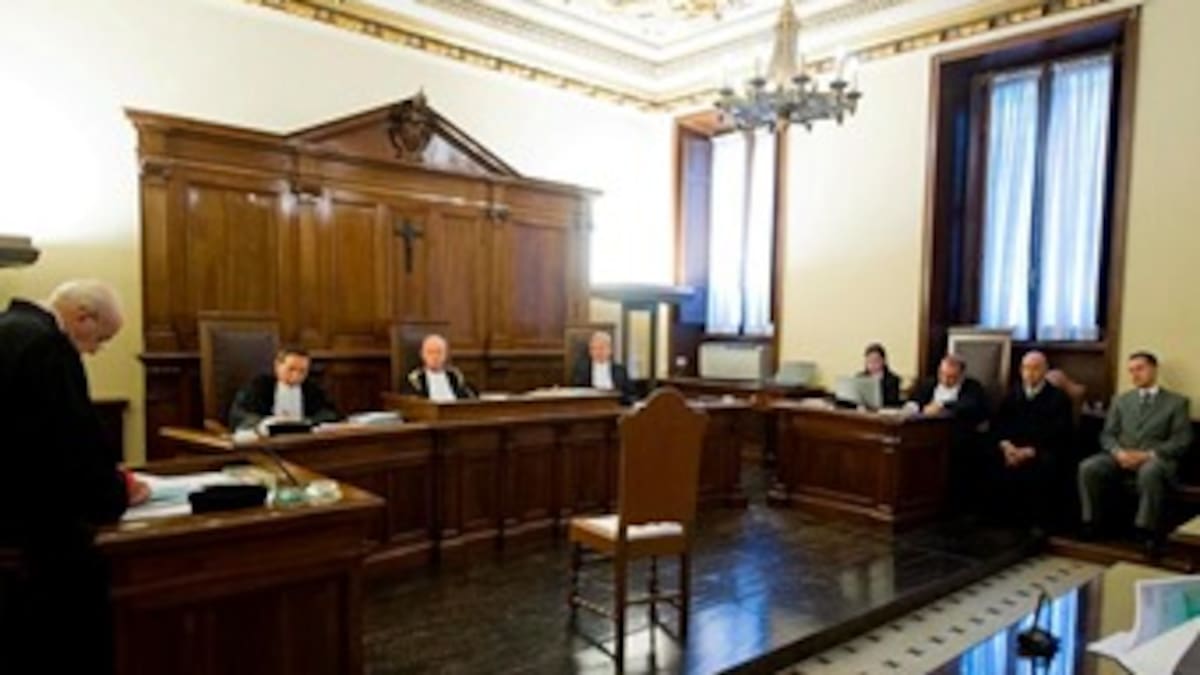 Exmayordomo del Papa tenía en su casa un millar de documentos importantes