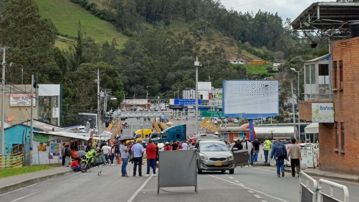 Siguen las protestas en la frontera por medidas arancelarias de Ecuador y Colombia