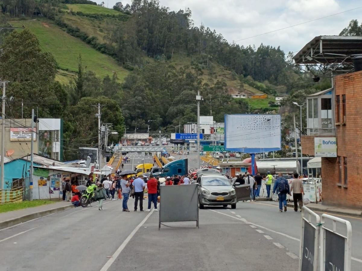 Siguen las protestas en la frontera por medidas arancelarias de Ecuador y Colombia