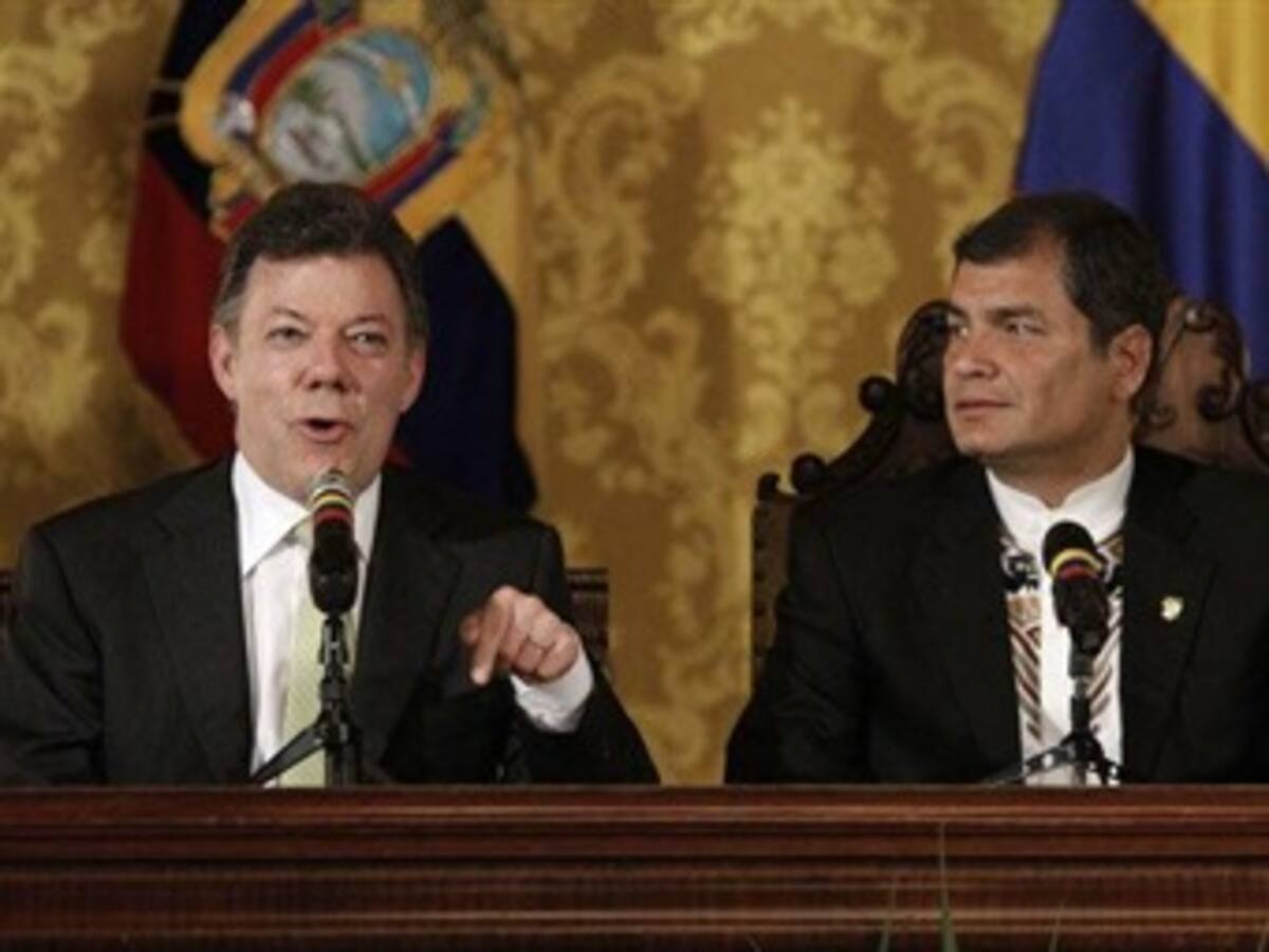 Santos habló de su visita a Cuba con el presidente ecuatoriano Rafael Correa