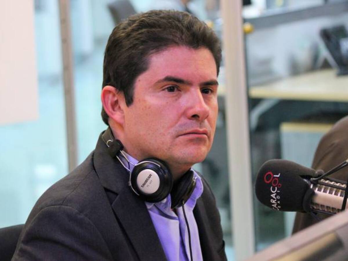 Se deben generar espacios de consenso para implementar los acuerdos: Henao