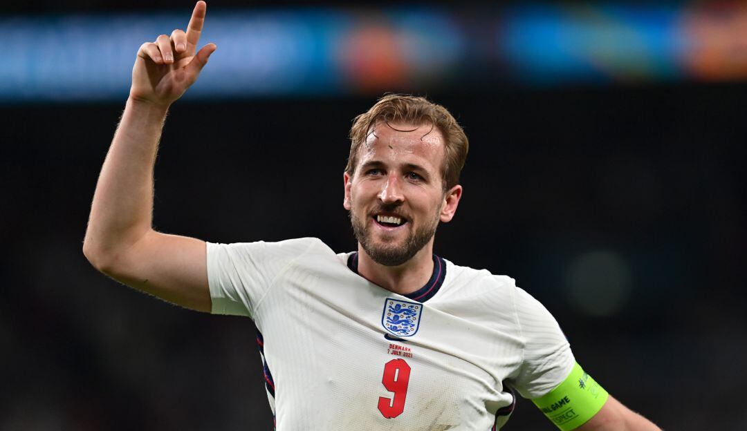 Harry Kane anotó el gol de la victoria de Inglaterra ante Dinamarca.