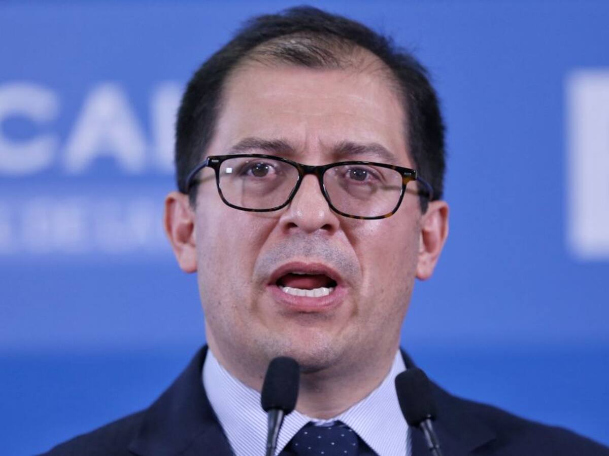 Demandan elección de Francisco Barbosa como fiscal general