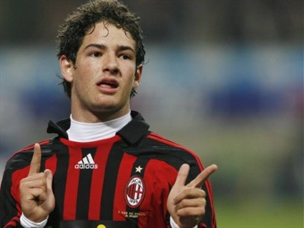 El brasileño Alexandre Pato seguirá en el Milan