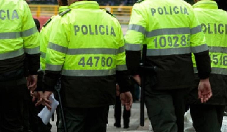 Policías