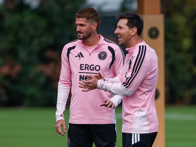 FORT LAUDERDALE, FL - JANUARY 28: Inter Miami forward Lionel Messi (10) and Inter Miami midfielder Rodrigo de Paul (7) are seen during an Inter Miami Training Session at Florida Blue Training Center on January 28, 2026 in Fort Lauderdale, Florida. (Photo by Chris Arjoon/Icon Sportswire via Getty Images)