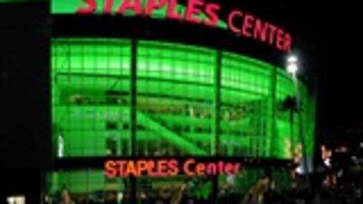 Angelica Castañeda, una Salvadoreña que asistirá al gran homenaje de Michael Jackson en el Staples Center, el evento que reunirá más de 17.000 personas