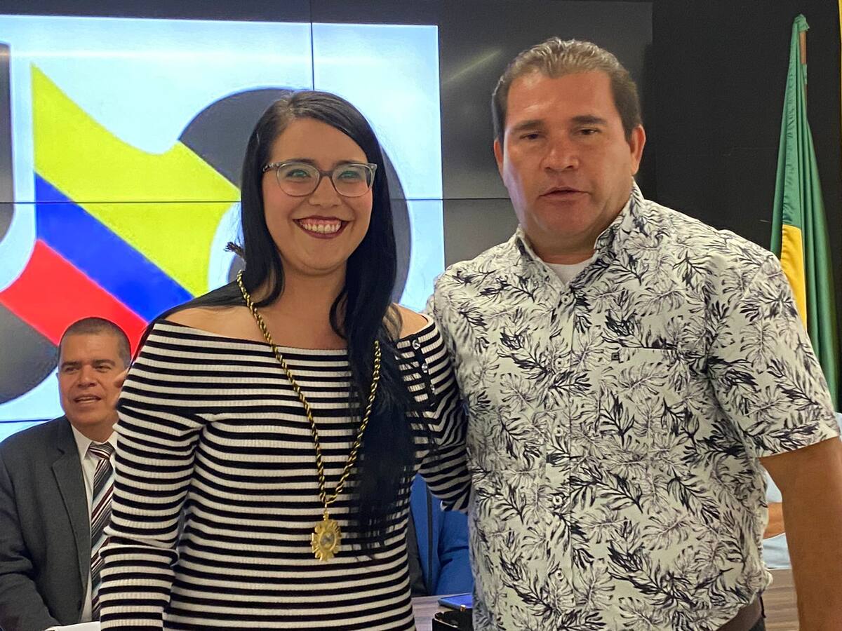 Vanessa Porras de Caracol Radio recibe distinción como periodista revelación en Armenia