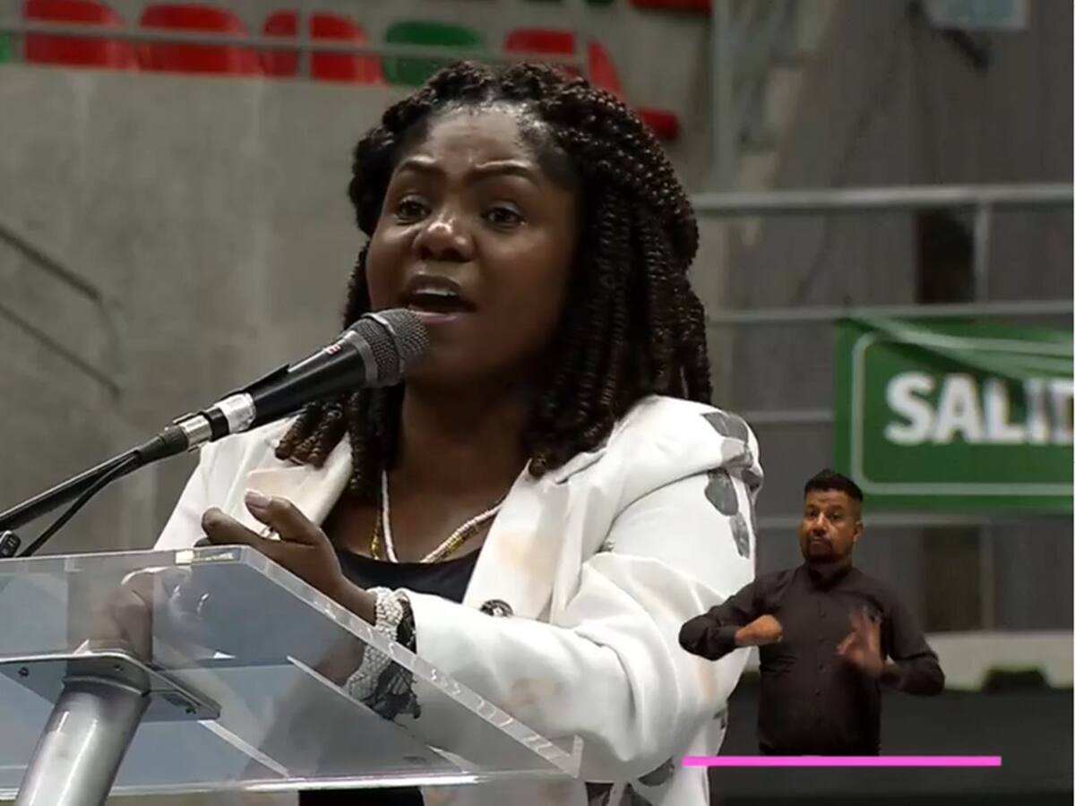 El cambio lo logramos dure lo que dure, cueste lo que cueste: vicepresidenta a los jóvenes