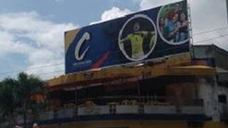 Fue retirada la valla del Partido Conservador donde aparecía Falcao García