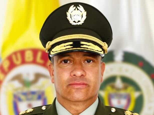 General Oscar Lamprea sale de la comandancia de la policía Metropolitana del Valle de Aburrá
