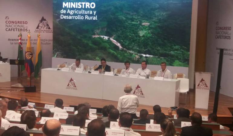 Ministro de Agricultura en la clausura del Congreso Nacional Cafetero