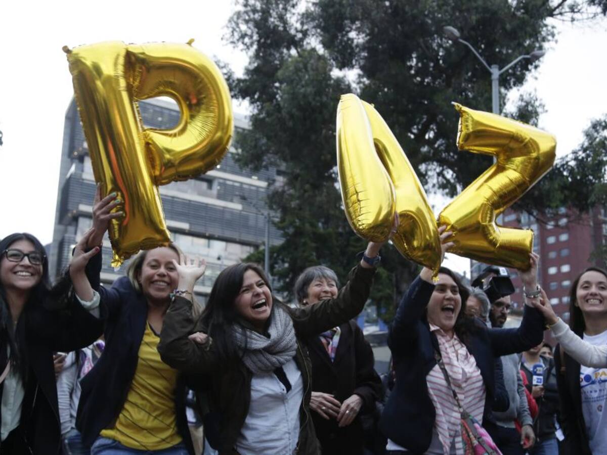 Belfast y Colombia intercambian experiencias en procesos de paz