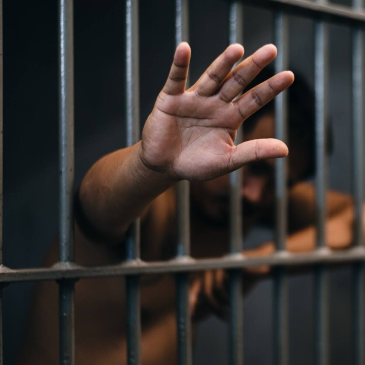 A la cárcel hombre que habría agredido a una mujer con arma corto punzante