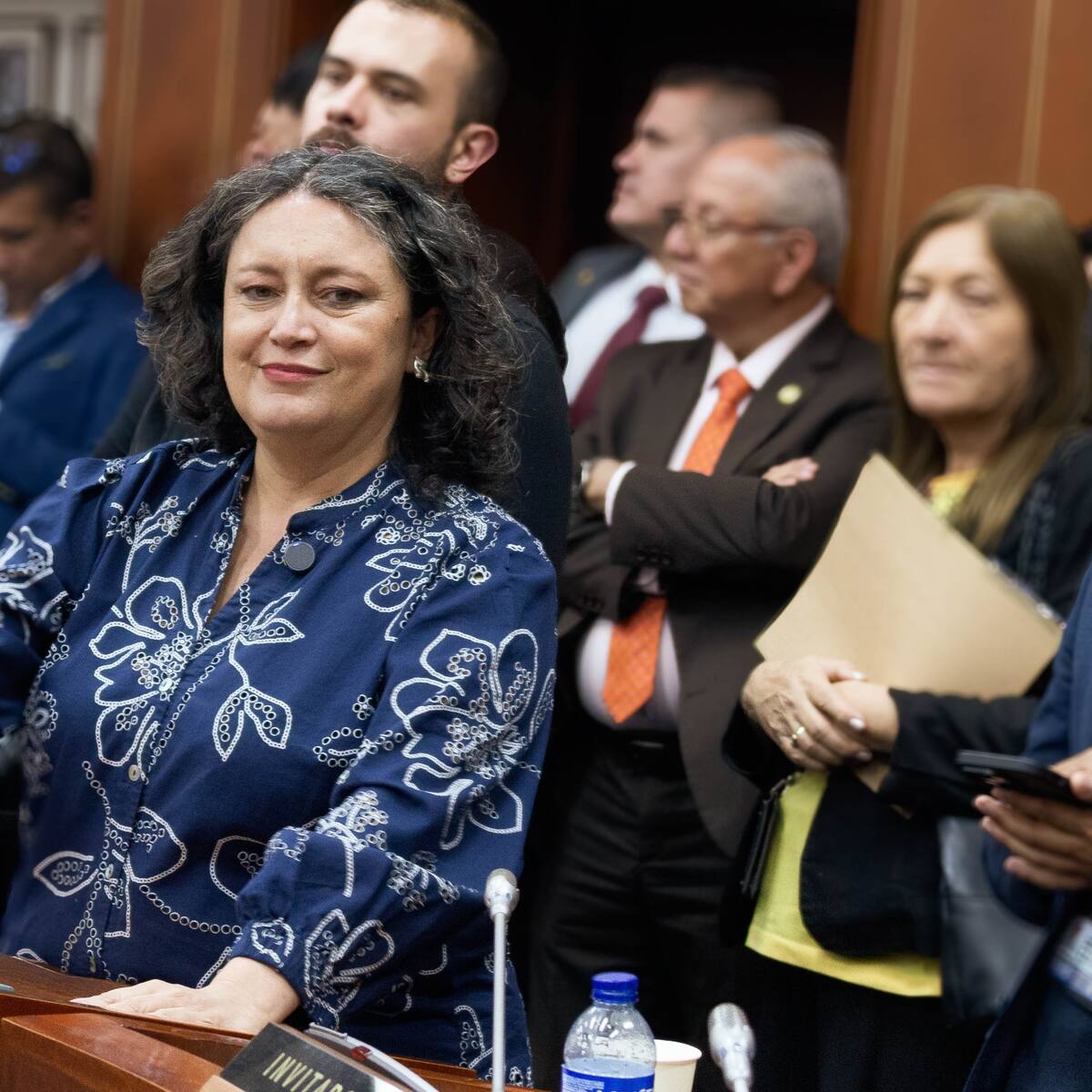 Angélica Lozano a Iván Cepeda: “Hasta el abogado de la mafia debate con el que le pongan”
