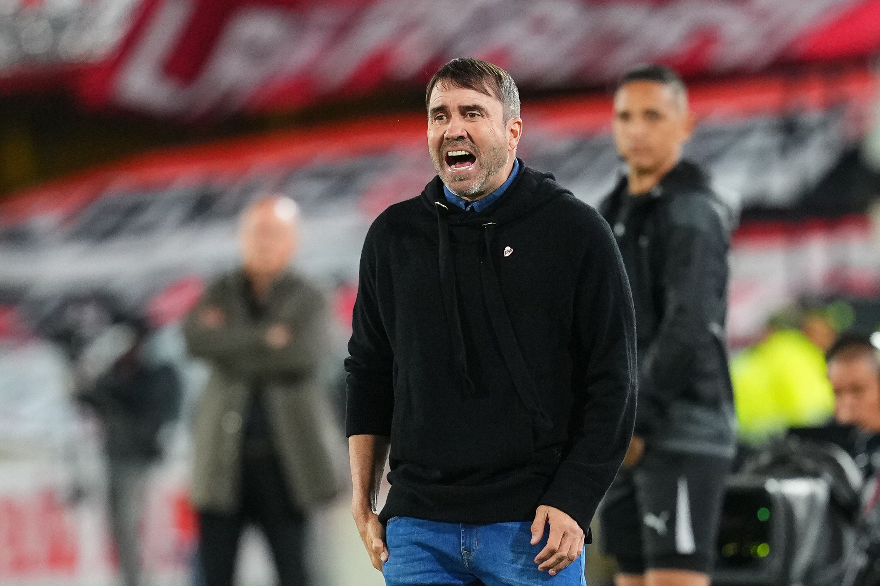 Eduardo Coudet durante el juego Santa Fe Vs. River Plate en El Campín. (Photo by Andres Rot/Getty Images)