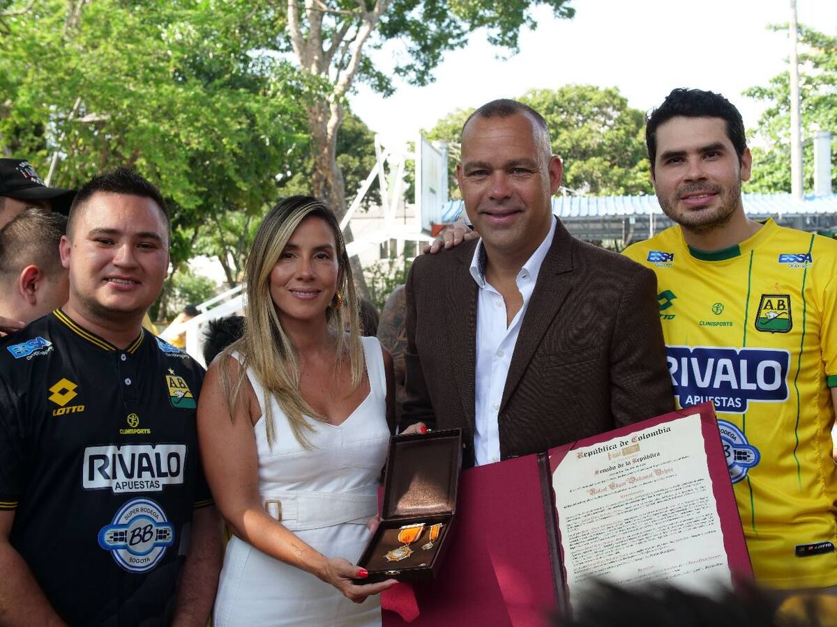 Rafael Dudamel fue condecorado como “caballero” en Bucaramanga