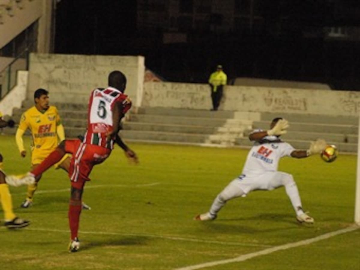 Patriotas ganó duelo clave por el descenso ante Huila