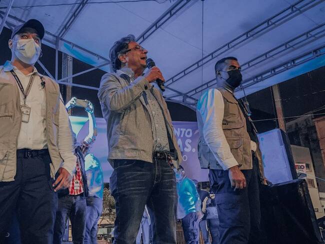 Foto: Gustavo Petro, en la Plaza Alfonso López de Manizales.