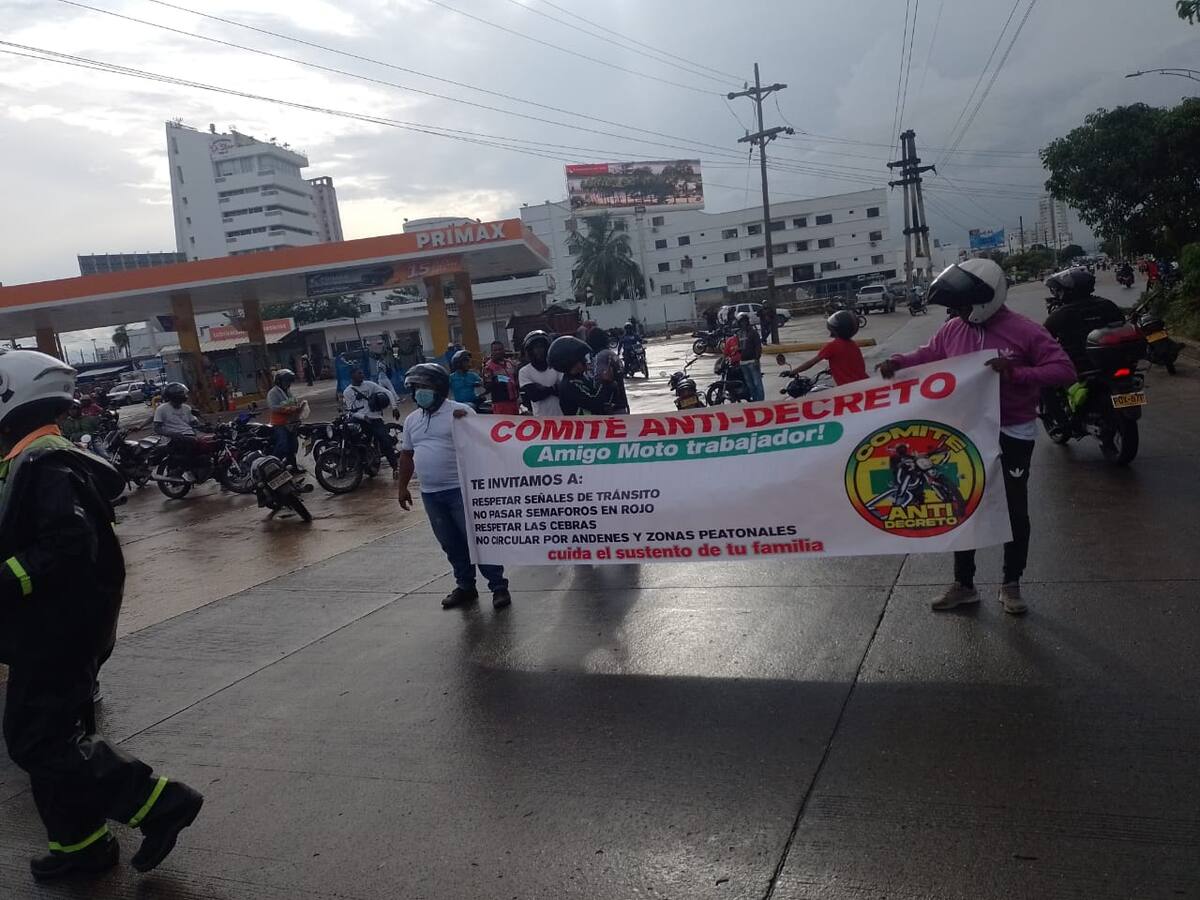 Inician bloqueos en varios sectores de Cartagena en protesta contra Alcaldía