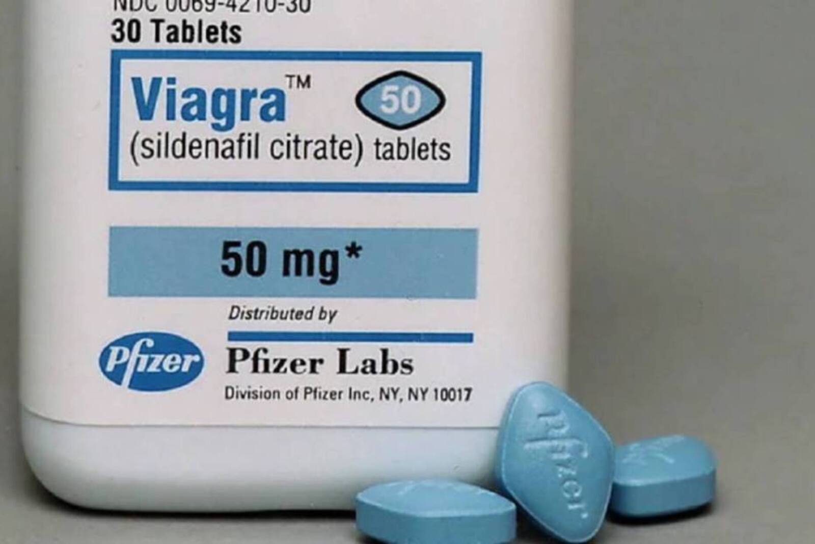 Viagra, la pastilla azul que convirtió un tabú de medianoche en  conversación de sobremesa, Bienestar, ICON