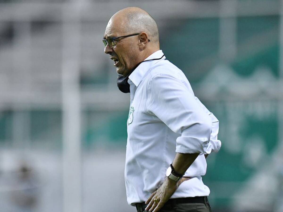 Alfredo Arias no es más el técnico del Deportivo Cali