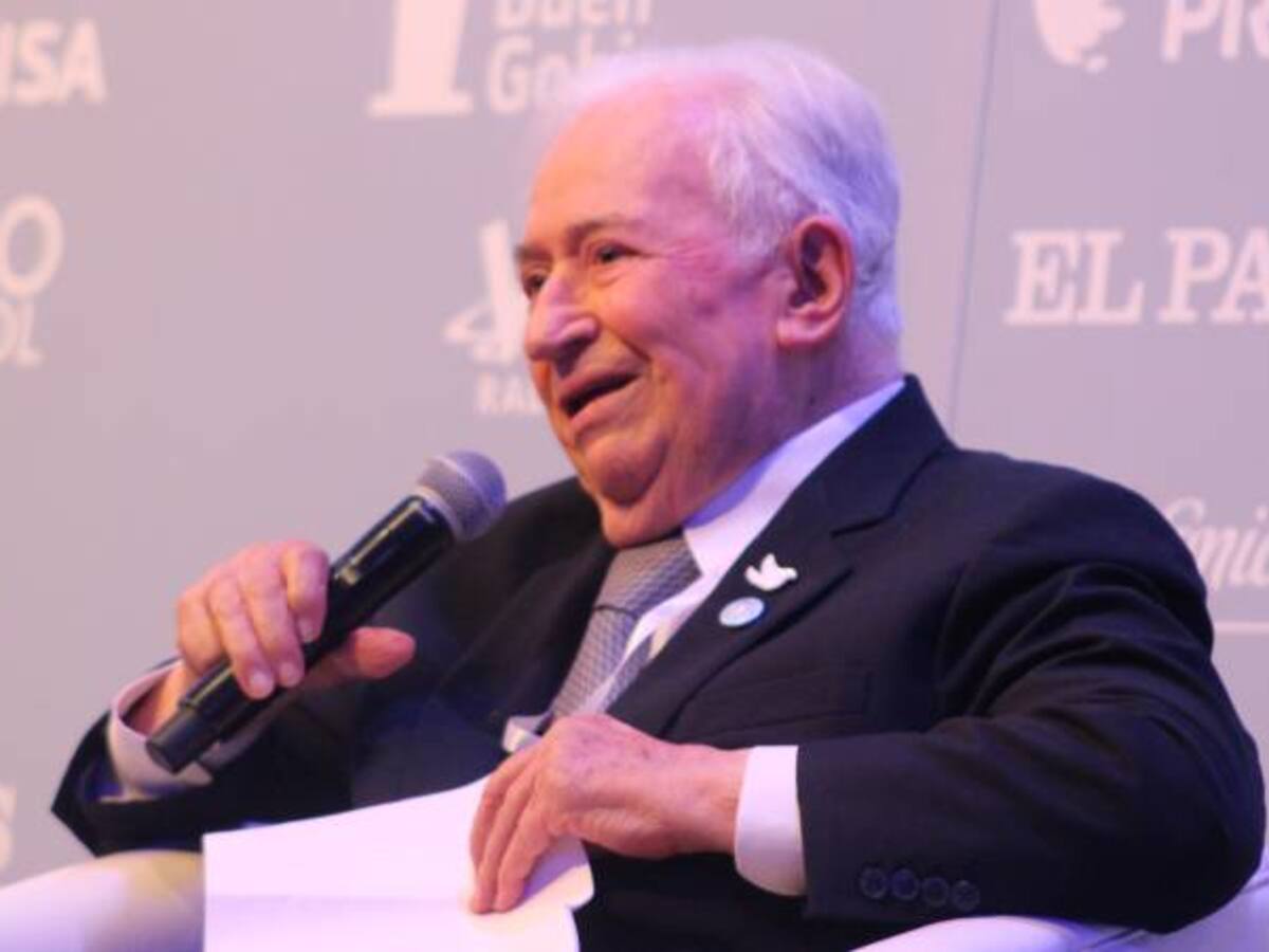 “No todos los días se firma la paz, una paz de un conflicto de más de medio siglo” Belisario Betancourt