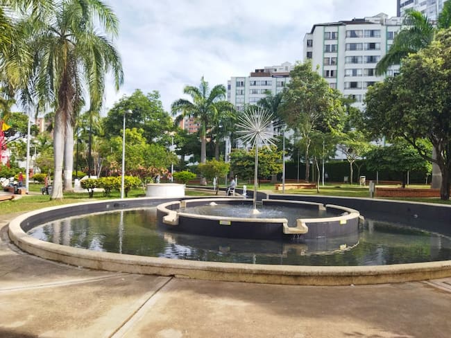 El deterioro de la fuente del parque Las Cigarras