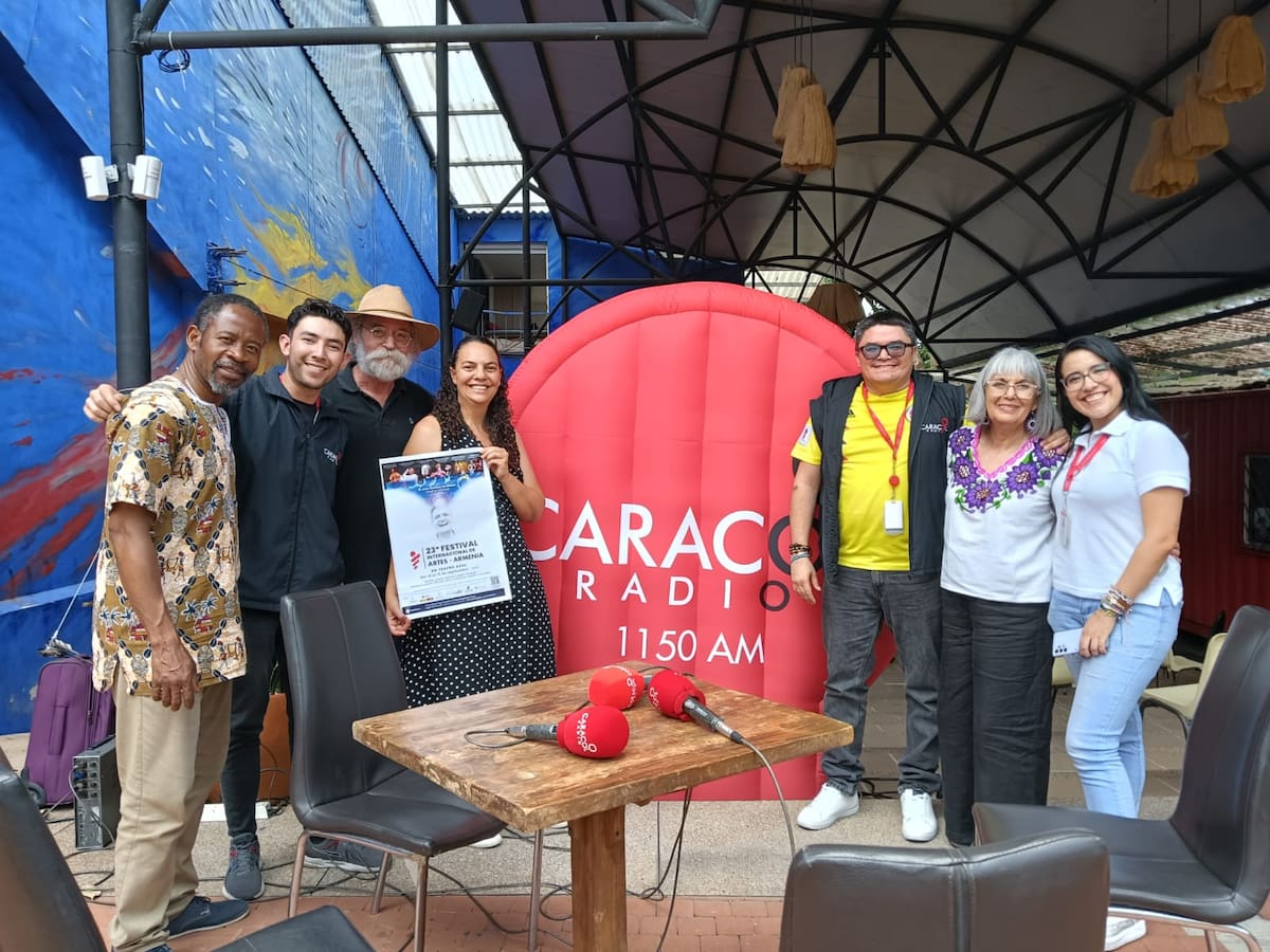 “El arte ilumina tu mente, vive el festival” Festival Internacional de Artes de Armenia