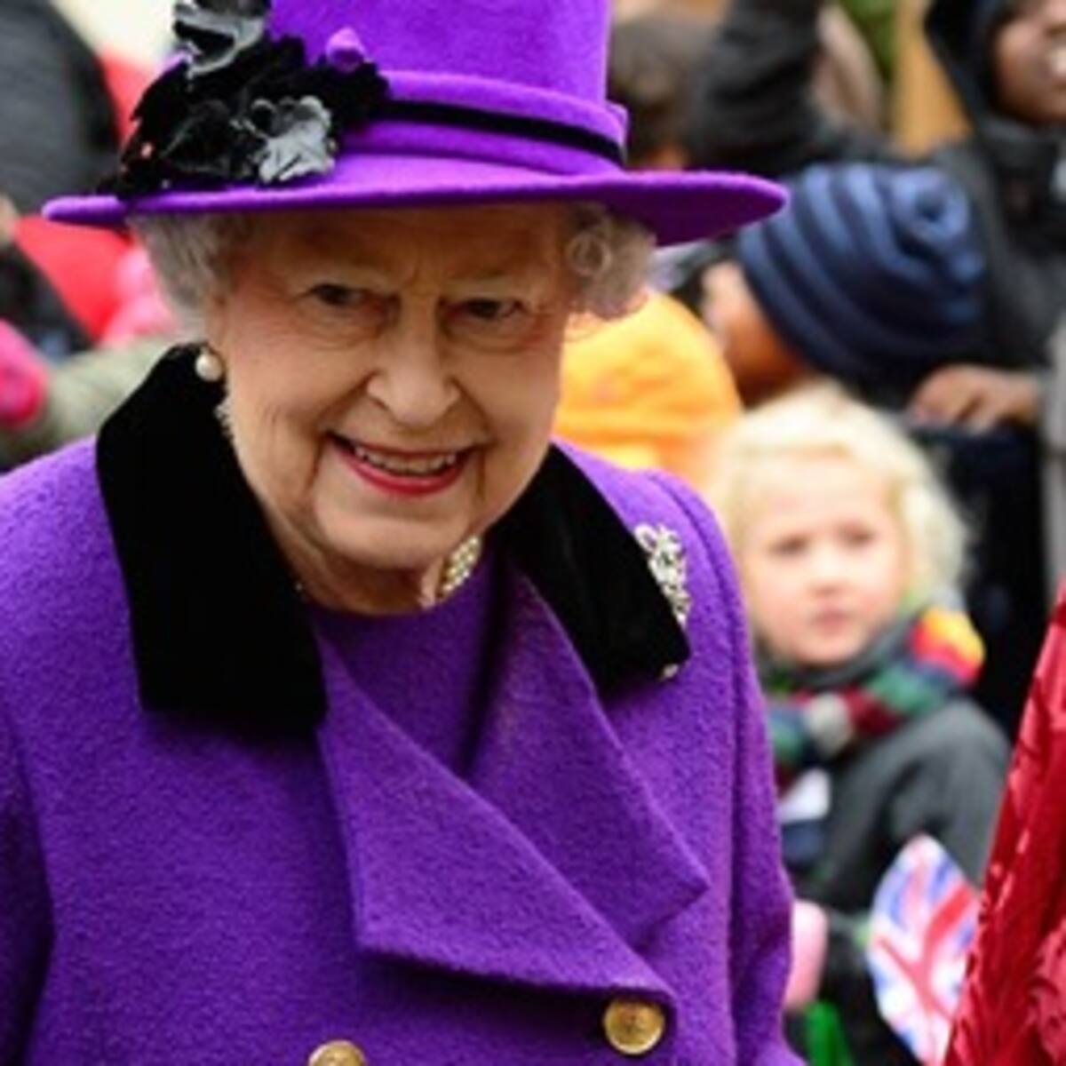 Isabel II se enfadó al descubrir que sus agentes comían sus frutos