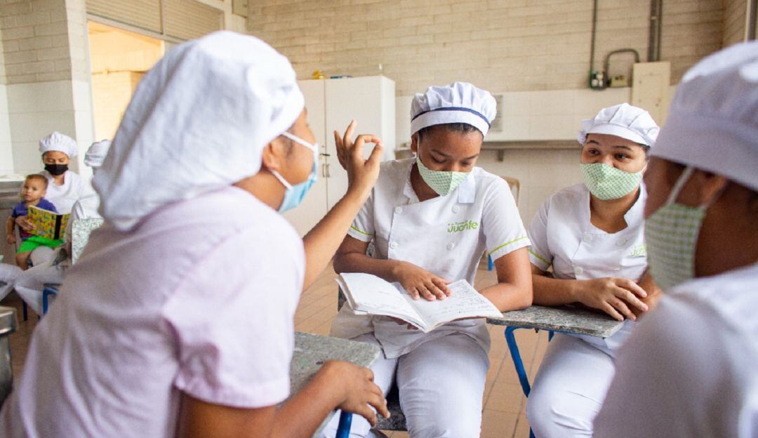 Se trata de la iniciativa Imagina, un programa de prácticas profesionales para madres adolescentes que pertenecen a la fundación Juanfe