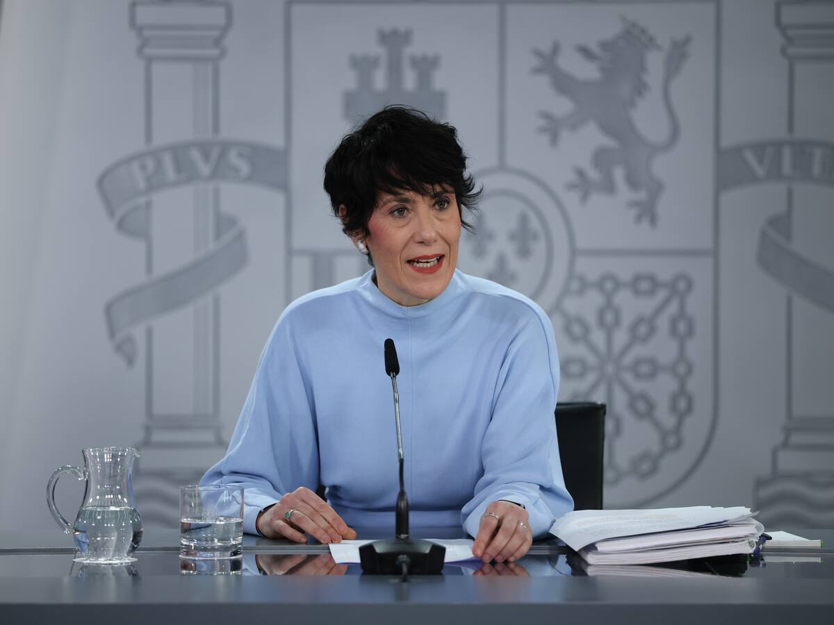 Gobierno español recrimina a expresidente que no se haya disculpado por comentarios contra Francia