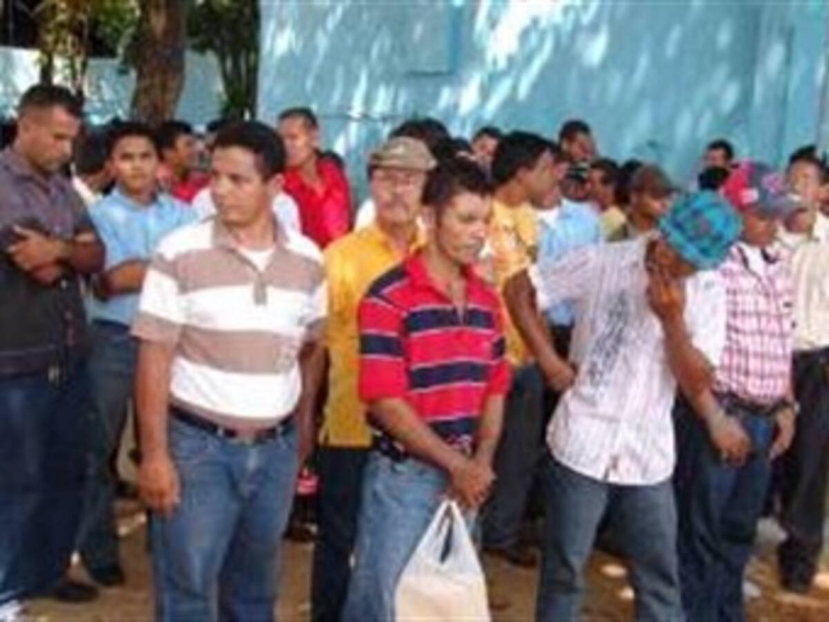 Un presunto paramilitar muerto y otros cinco capturados cerca de la frontera